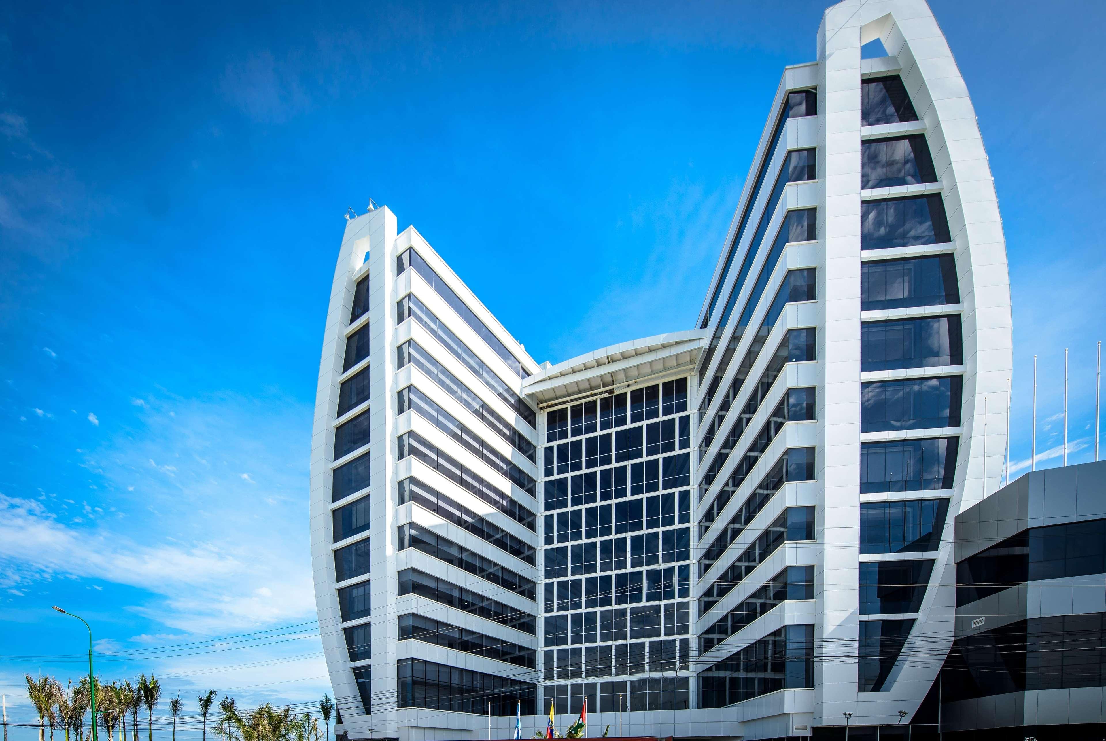 Wyndham Manta Sail Plaza Hotel&Convention Center Esterno foto